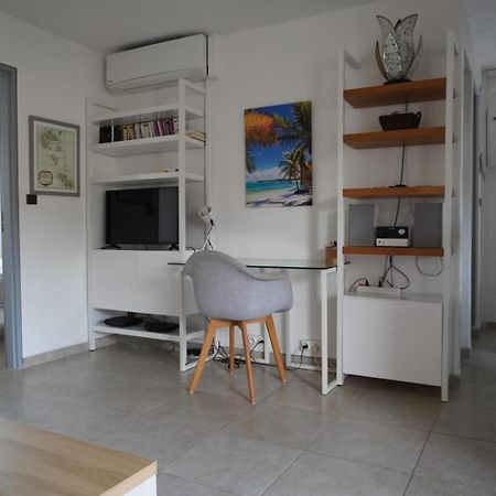 T2 Spacieux, Confort, Piscine & Plage A Sainte-Anne Luaran gambar