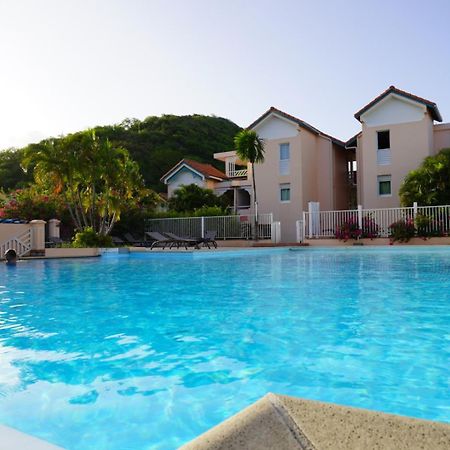 T2 Spacieux, Confort, Piscine & Plage A Sainte-Anne Luaran gambar