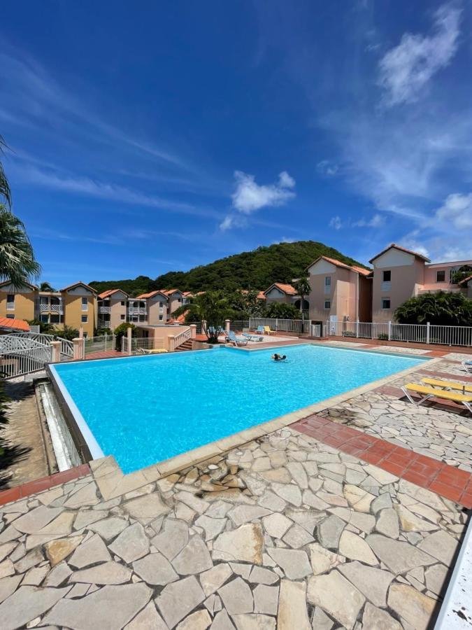 T2 Spacieux, Confort, Piscine & Plage A Sainte-Anne Luaran gambar